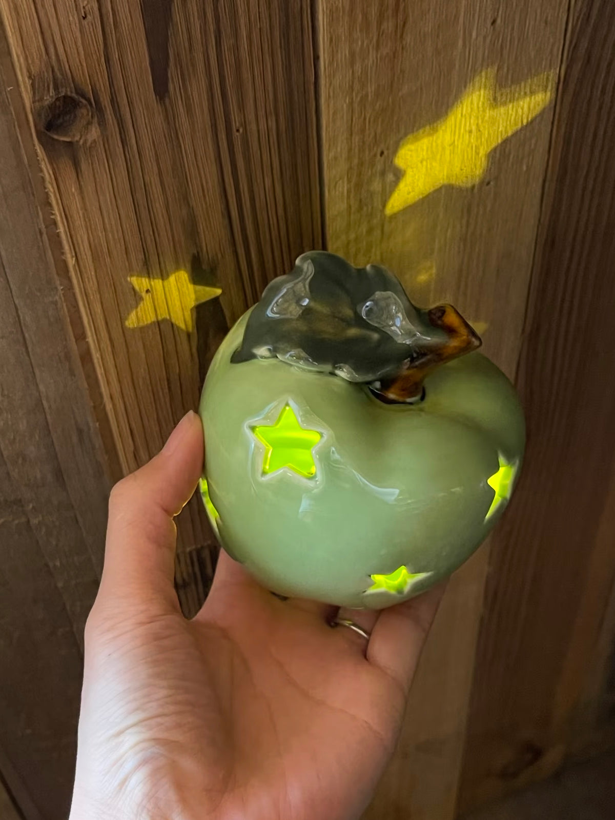 Apple Night Light – Creative Aesthetic Ambient Lamp for Bedroom